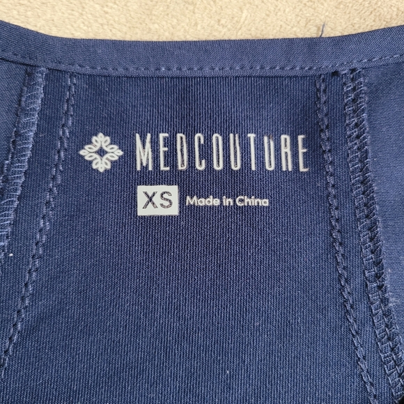 Medcouture navy scrub top women's XS - Picture 2 of 5